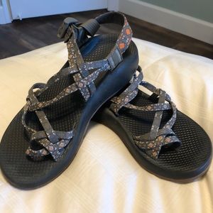 Chaco womens 8 Toe Strap Sandals